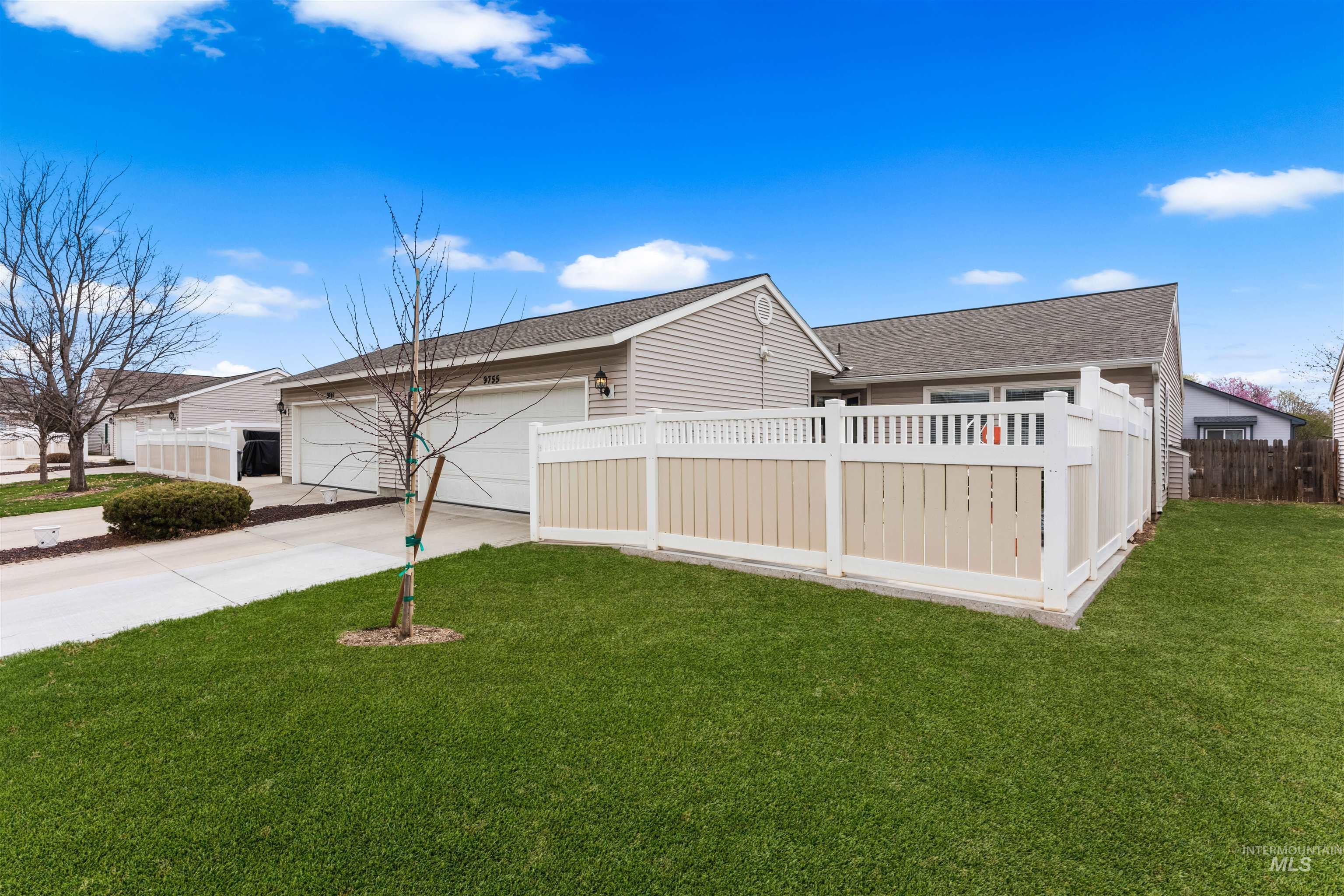 9755 W Woodland Lane, Boise, Idaho 83704, 2 Bedrooms, 2 Bathrooms, Residential For Sale, Price $390,000, 98979270