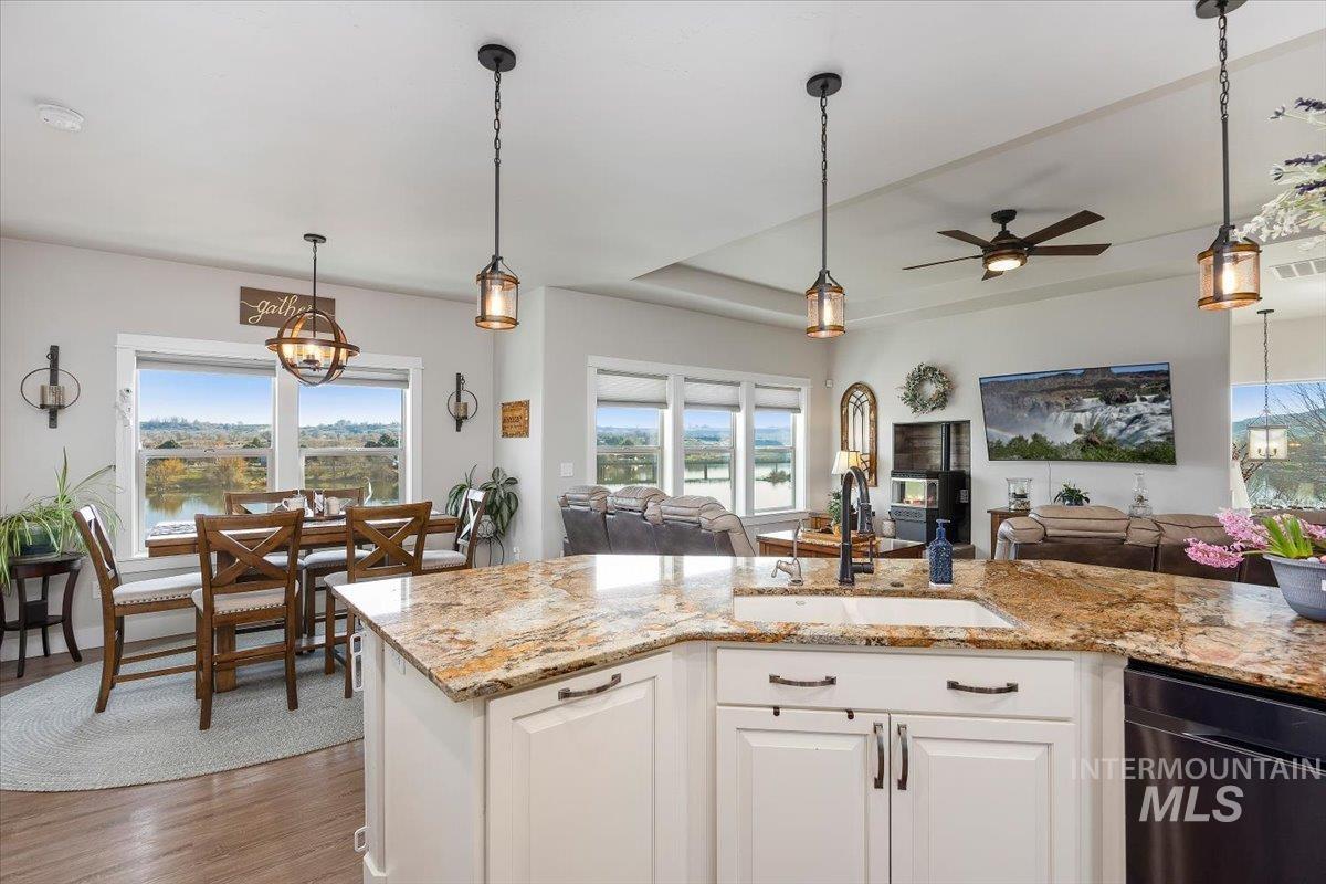 40 Bell Rapids Road, Hagerman, Idaho 83332, 2 Bedrooms, 3 Bathrooms, Residential For Sale, Price $1,480,000, 98979271