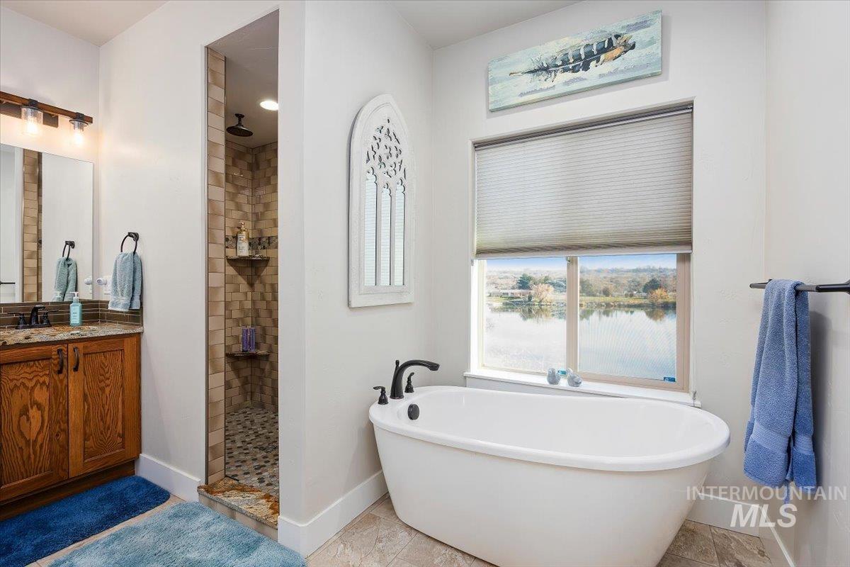 40 Bell Rapids Road, Hagerman, Idaho 83332, 2 Bedrooms, 3 Bathrooms, Residential For Sale, Price $1,480,000, 98979271