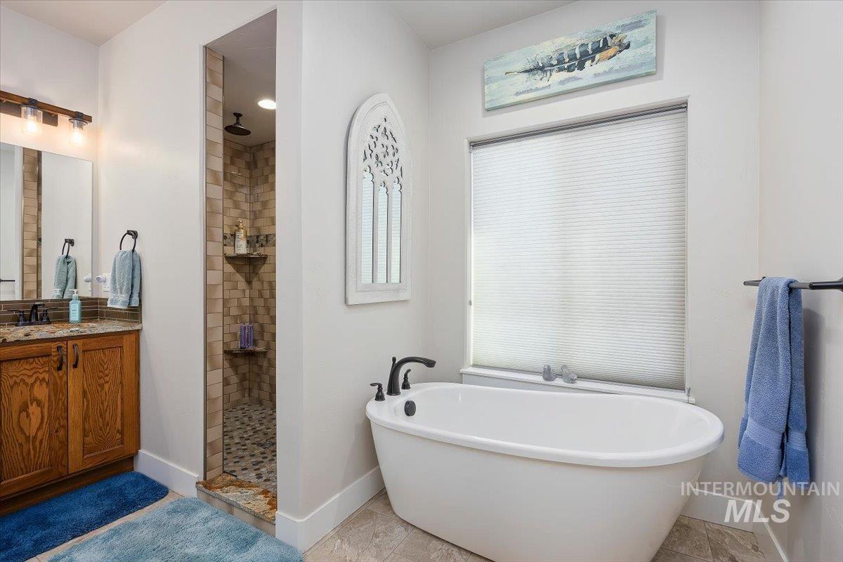 40 Bell Rapids Road, Hagerman, Idaho 83332, 2 Bedrooms, 3 Bathrooms, Residential For Sale, Price $1,480,000, 98979271