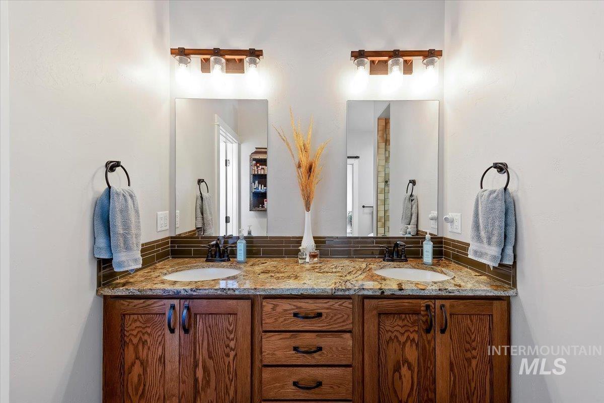 40 Bell Rapids Road, Hagerman, Idaho 83332, 2 Bedrooms, 3 Bathrooms, Residential For Sale, Price $1,480,000, 98979271