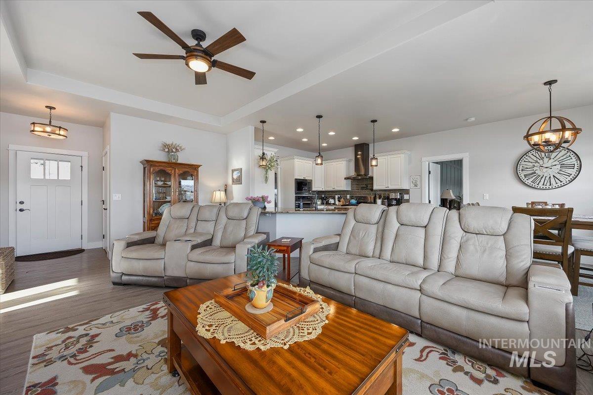 40 Bell Rapids Road, Hagerman, Idaho 83332, 2 Bedrooms, 3 Bathrooms, Residential For Sale, Price $1,480,000, 98979271