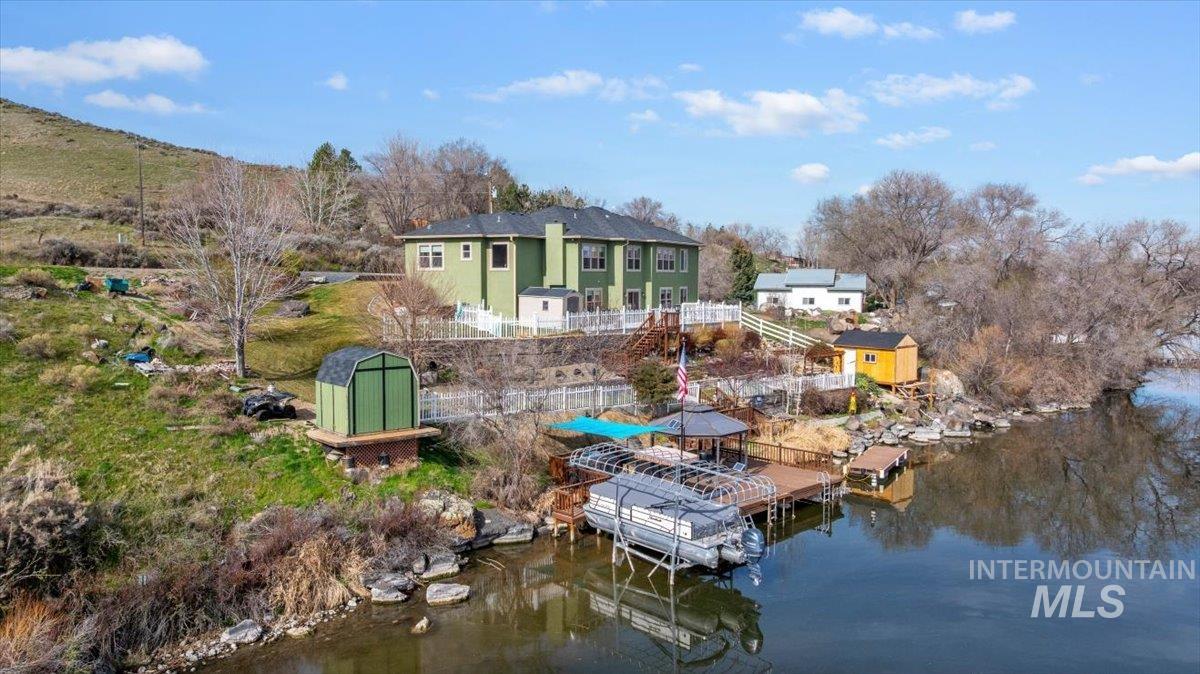 40 Bell Rapids Road, Hagerman, Idaho 83332, 2 Bedrooms, 3 Bathrooms, Residential For Sale, Price $1,480,000, 98979271