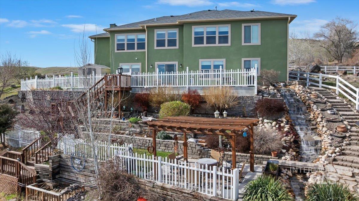 40 Bell Rapids Road, Hagerman, Idaho 83332, 2 Bedrooms, 3 Bathrooms, Residential For Sale, Price $1,480,000, 98979271