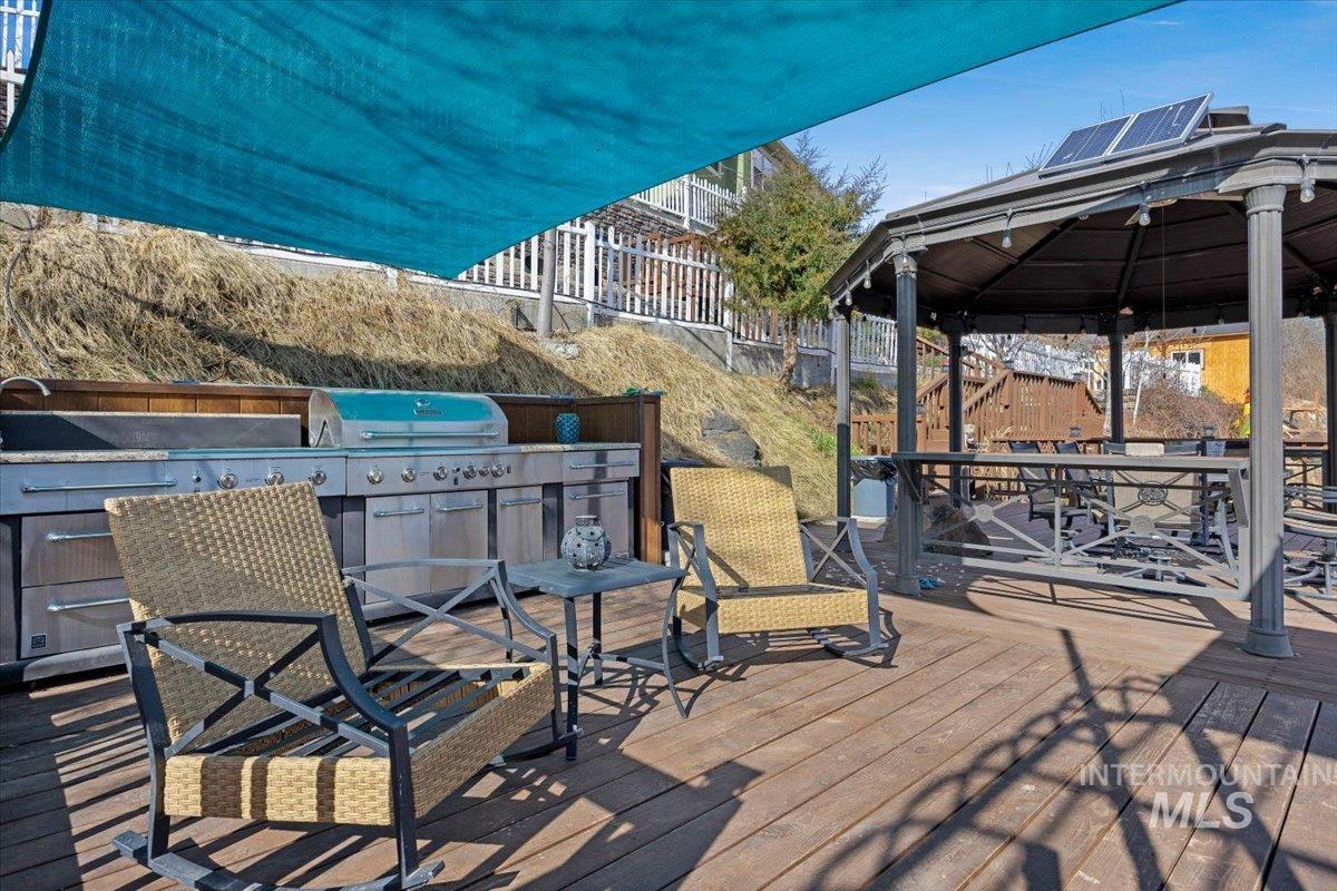 40 Bell Rapids Road, Hagerman, Idaho 83332, 2 Bedrooms, 3 Bathrooms, Residential For Sale, Price $1,480,000, 98979271