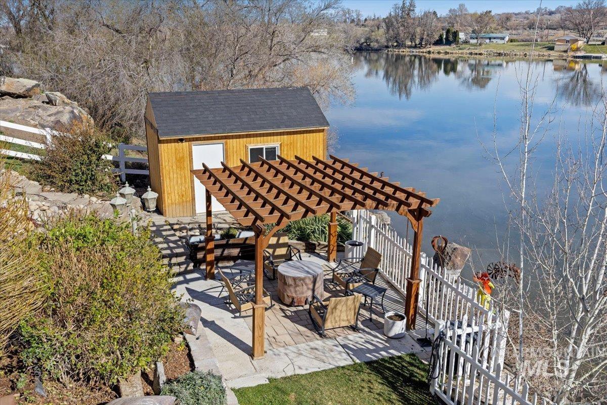 40 Bell Rapids Road, Hagerman, Idaho 83332, 2 Bedrooms, 3 Bathrooms, Residential For Sale, Price $1,480,000, 98979271