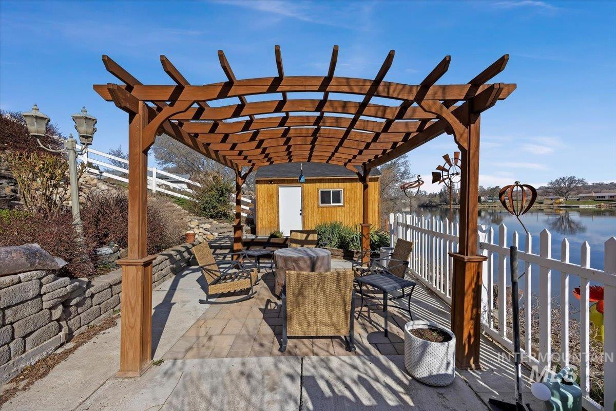 40 Bell Rapids Road, Hagerman, Idaho 83332, 2 Bedrooms, 3 Bathrooms, Residential For Sale, Price $1,480,000, 98979271