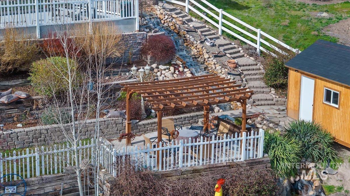 40 Bell Rapids Road, Hagerman, Idaho 83332, 2 Bedrooms, 3 Bathrooms, Residential For Sale, Price $1,480,000, 98979271