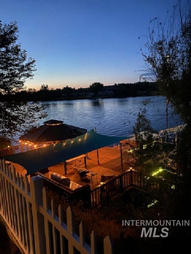 40 Bell Rapids Road, Hagerman, Idaho 83332, 2 Bedrooms, 3 Bathrooms, Residential For Sale, Price $1,360,000, 98979271