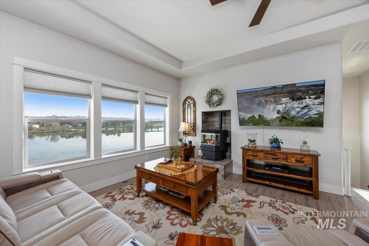 40 Bell Rapids Road, Hagerman, Idaho 83332, 2 Bedrooms, 3 Bathrooms, Residential For Sale, Price $1,480,000, 98979271