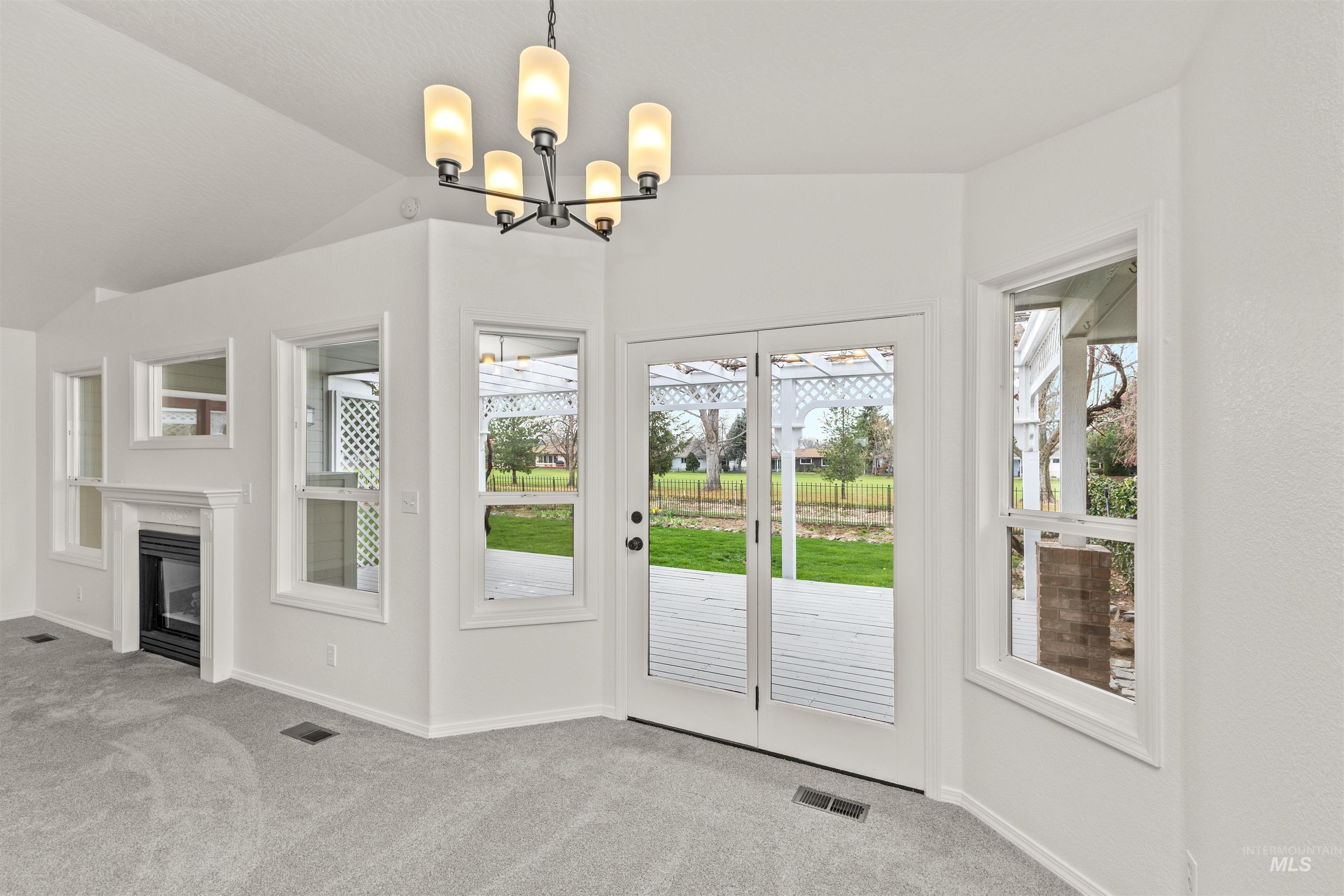 3555 W. Woodmont Dr., Meridian, Idaho 83646, 3 Bedrooms, 2 Bathrooms, Residential For Sale, Price $549,900, 98979272