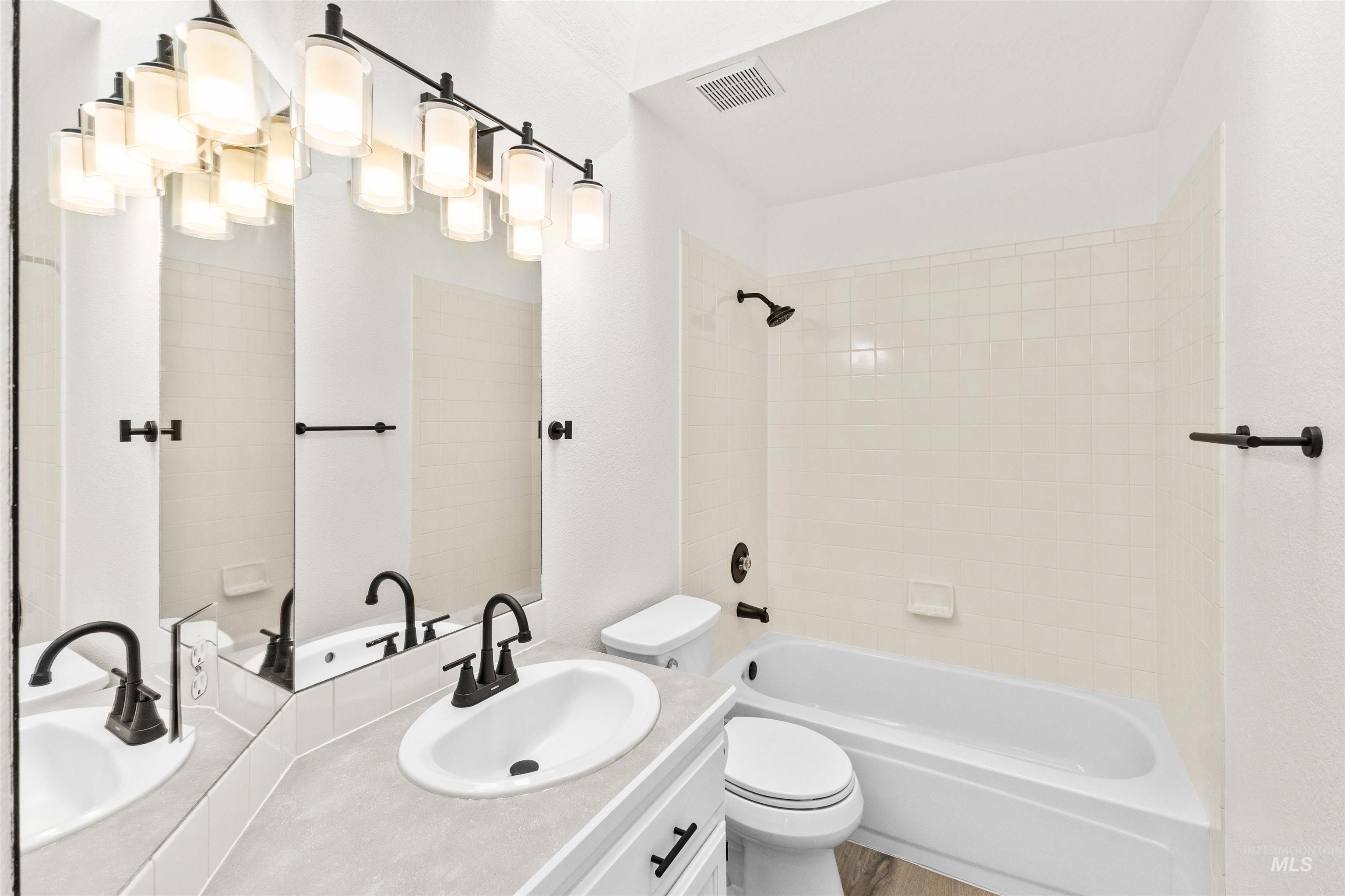 3555 W. Woodmont Dr., Meridian, Idaho 83646, 3 Bedrooms, 2 Bathrooms, Residential For Sale, Price $549,900, 98979272