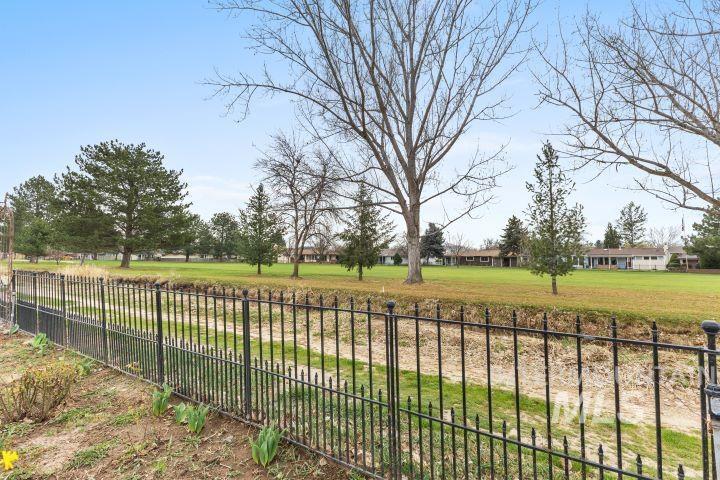 3555 W. Woodmont Dr., Meridian, Idaho 83646, 3 Bedrooms, 2 Bathrooms, Residential For Sale, Price $549,900, 98979272