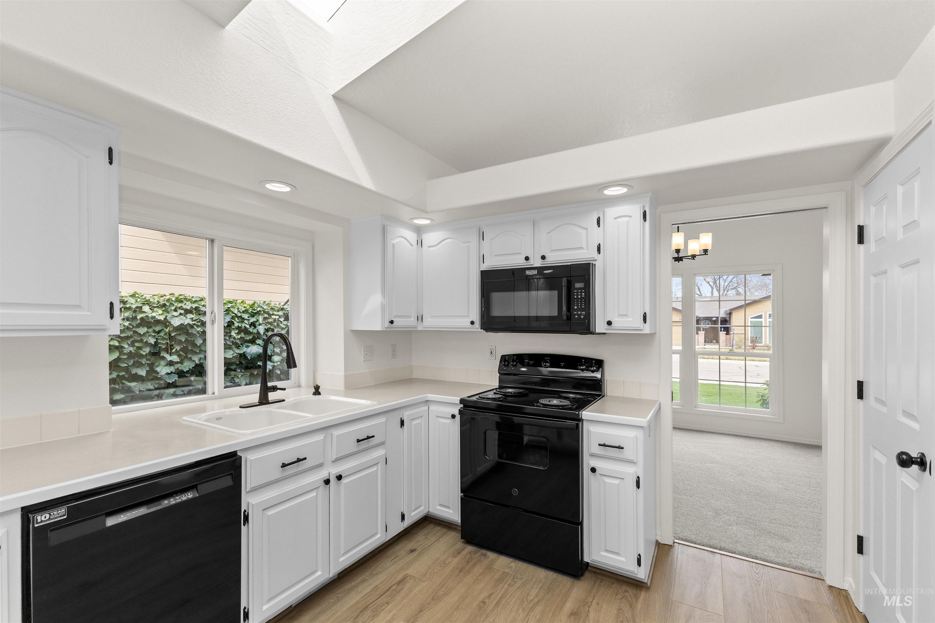 3555 W. Woodmont Dr., Meridian, Idaho 83646, 3 Bedrooms, 2 Bathrooms, Residential For Sale, Price $549,900, 98979272