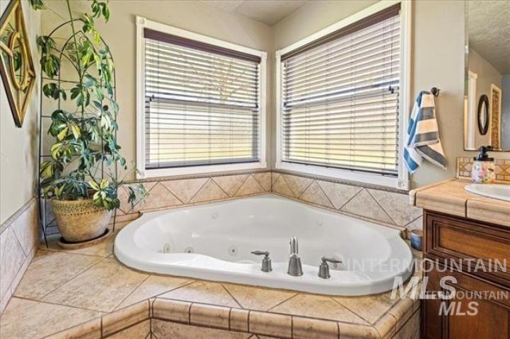 3845 S Powerline, Melba, Idaho 83641, 4 Bedrooms, 2 Bathrooms, Residential For Sale, Price $847,000,MLS 98979273