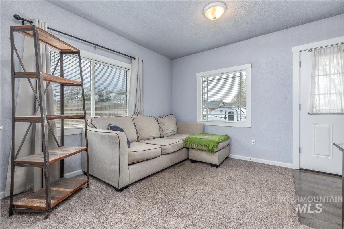 615 S 4th Ave, Caldwell, Idaho 83605, 2 Bedrooms, 1.5 Bathrooms, Residential For Sale, Price $250,000,MLS 98979275