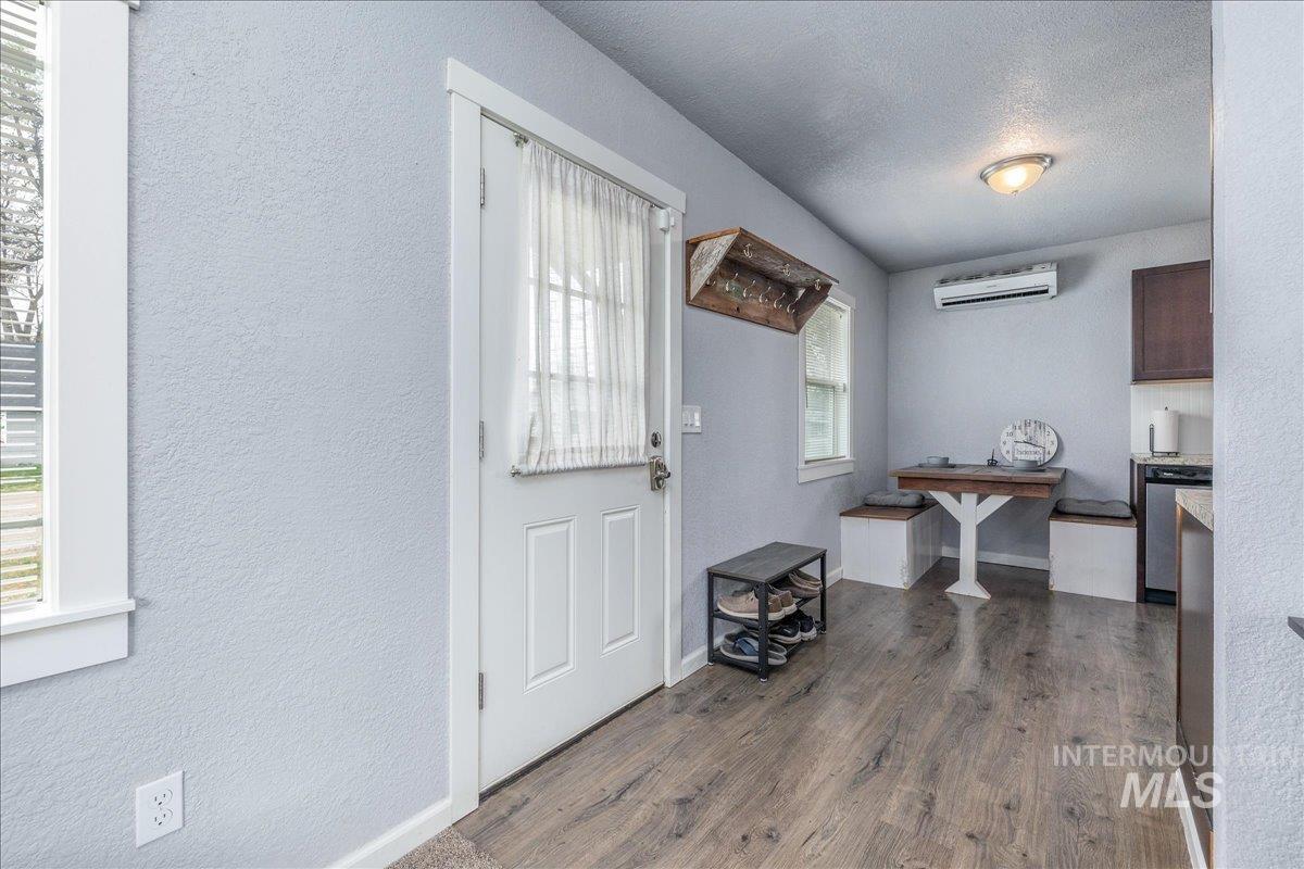 615 S 4th Ave, Caldwell, Idaho 83605, 2 Bedrooms, 1.5 Bathrooms, Residential For Sale, Price $250,000,MLS 98979275