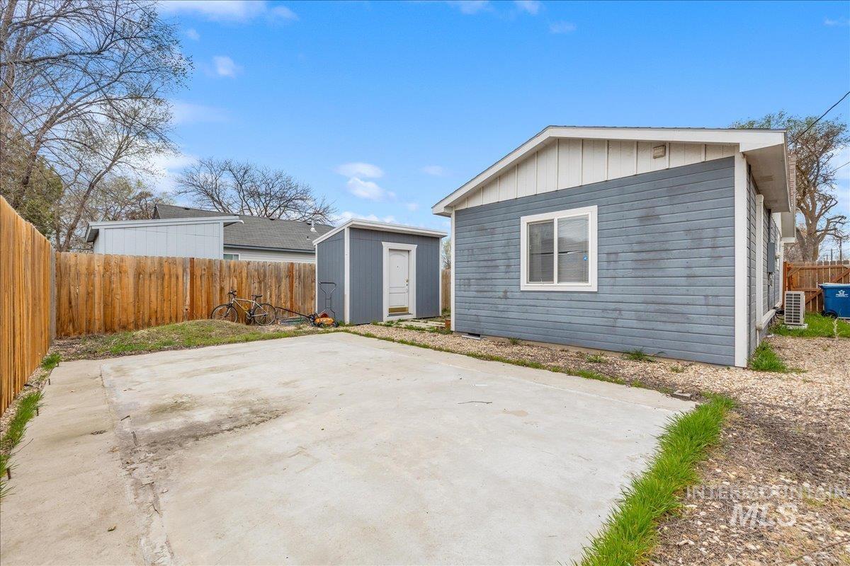 615 S 4th Ave, Caldwell, Idaho 83605, 2 Bedrooms, 1.5 Bathrooms, Residential For Sale, Price $250,000,MLS 98979275