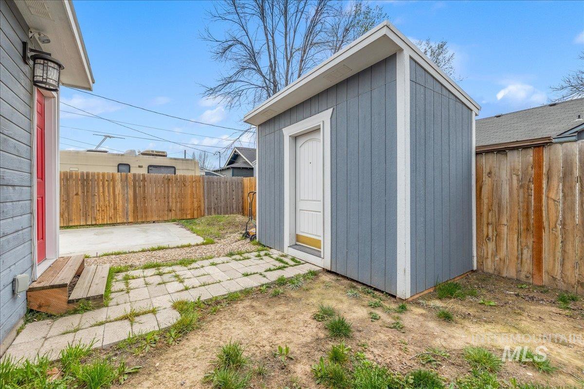 615 S 4th Ave, Caldwell, Idaho 83605, 2 Bedrooms, 1.5 Bathrooms, Residential For Sale, Price $250,000,MLS 98979275