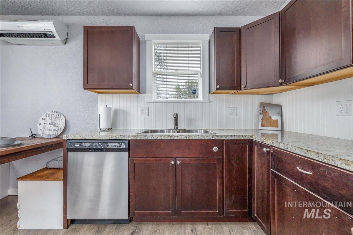 615 S 4th Ave, Caldwell, Idaho 83605, 2 Bedrooms, 1.5 Bathrooms, Residential For Sale, Price $250,000,MLS 98979275