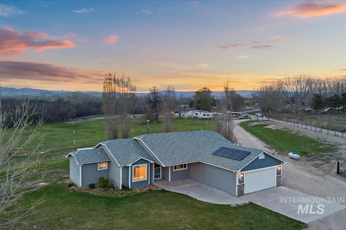 2417 Patch Ditch Rd, Homedale, Idaho 83628, 3 Bedrooms, 2 Bathrooms, Residential For Sale, Price $749,900, 98979279