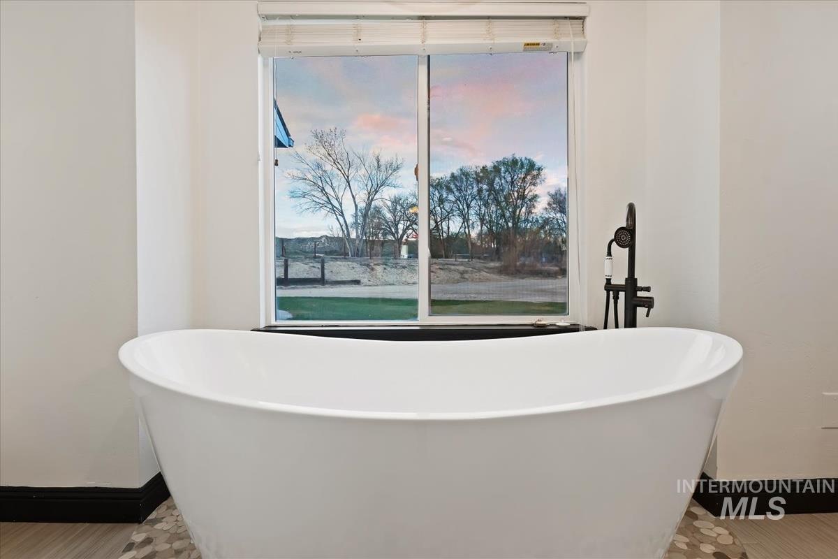 2417 Patch Ditch Rd, Homedale, Idaho 83628, 3 Bedrooms, 2 Bathrooms, Residential For Sale, Price $749,900, 98979279