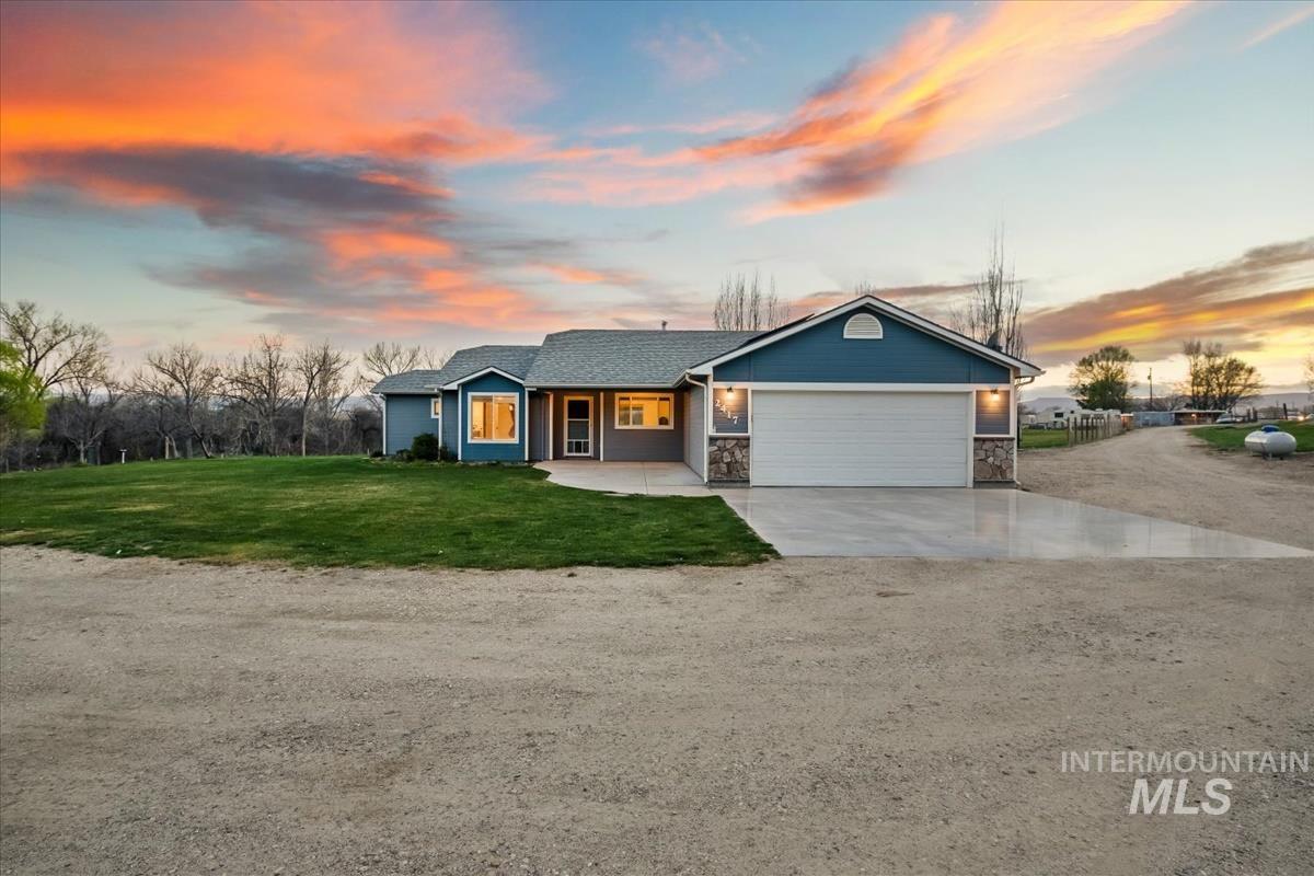2417 Patch Ditch Rd, Homedale, Idaho 83628, 3 Bedrooms, 2 Bathrooms, Residential For Sale, Price $749,900, 98979279
