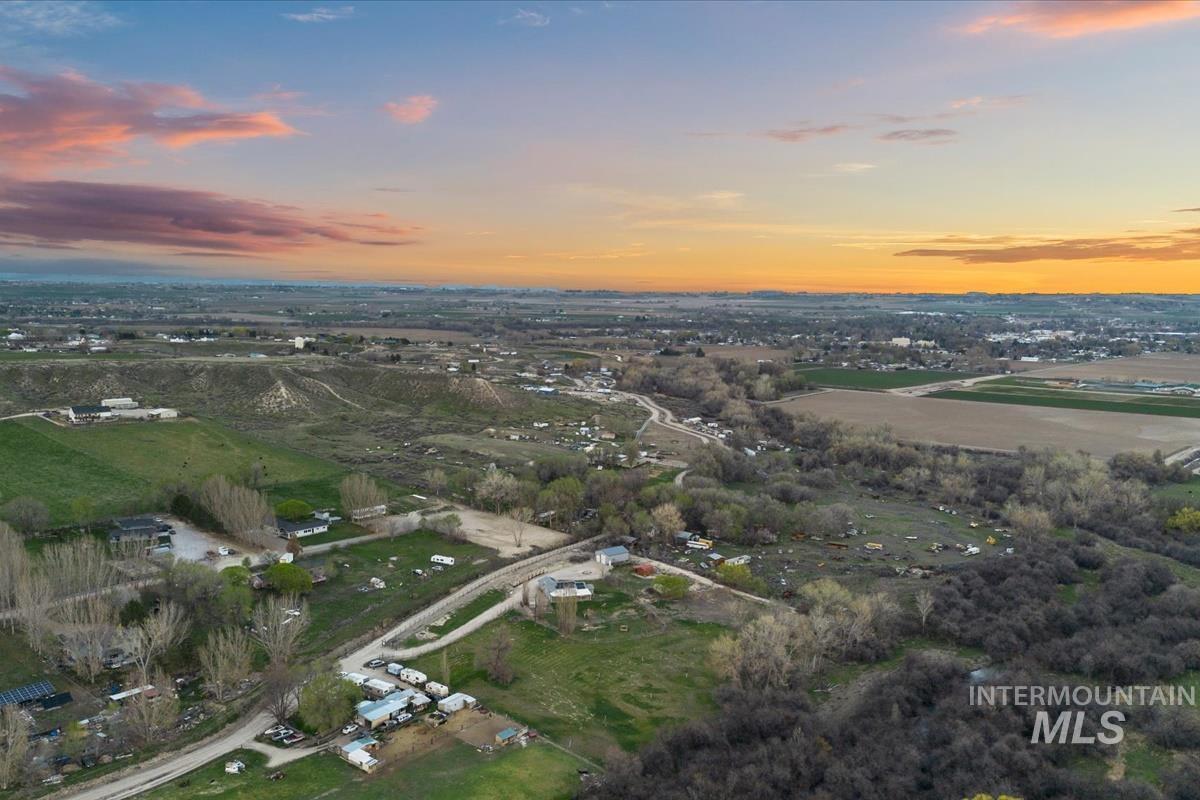 2417 Patch Ditch Rd, Homedale, Idaho 83628, 3 Bedrooms, 2 Bathrooms, Residential For Sale, Price $749,900, 98979279