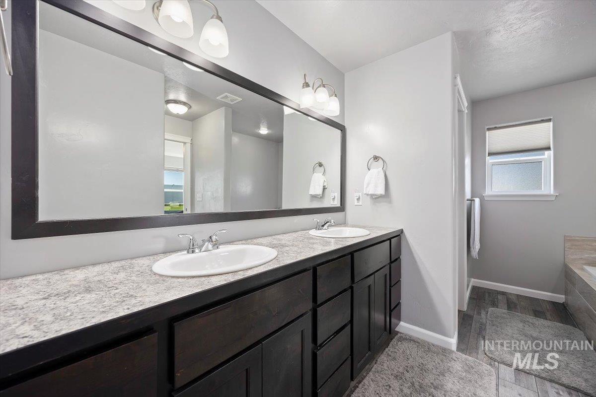 820 Owl Ct, Jerome, Idaho 83338, 3 Bedrooms, 2 Bathrooms, Residential For Sale, Price $429,900, 98979282