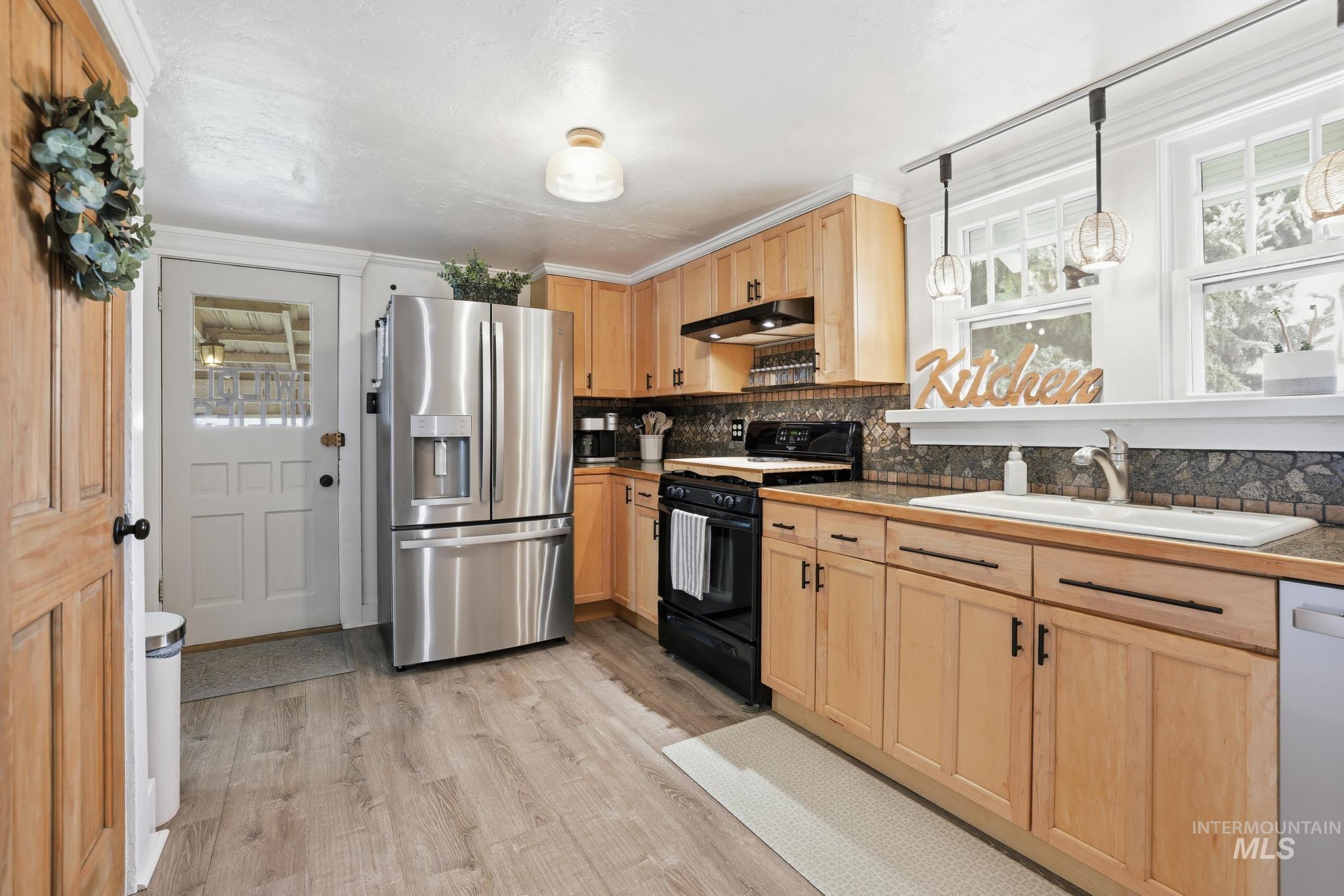 502 6th Street, Filer, Idaho 83328, 3 Bedrooms, 1 Bathroom, Residential For Sale, Price $325,000, 98979285