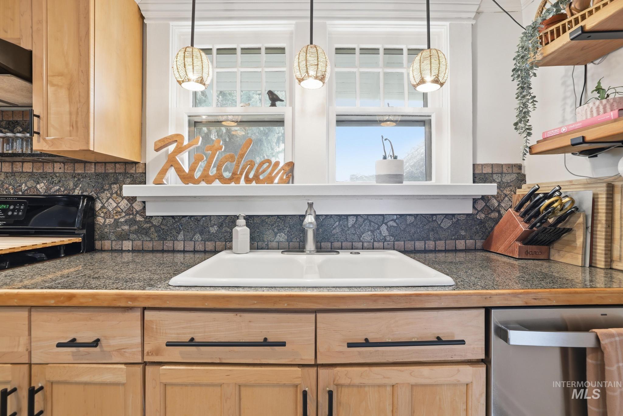 502 6th Street, Filer, Idaho 83328, 3 Bedrooms, 1 Bathroom, Residential For Sale, Price $325,000, 98979285