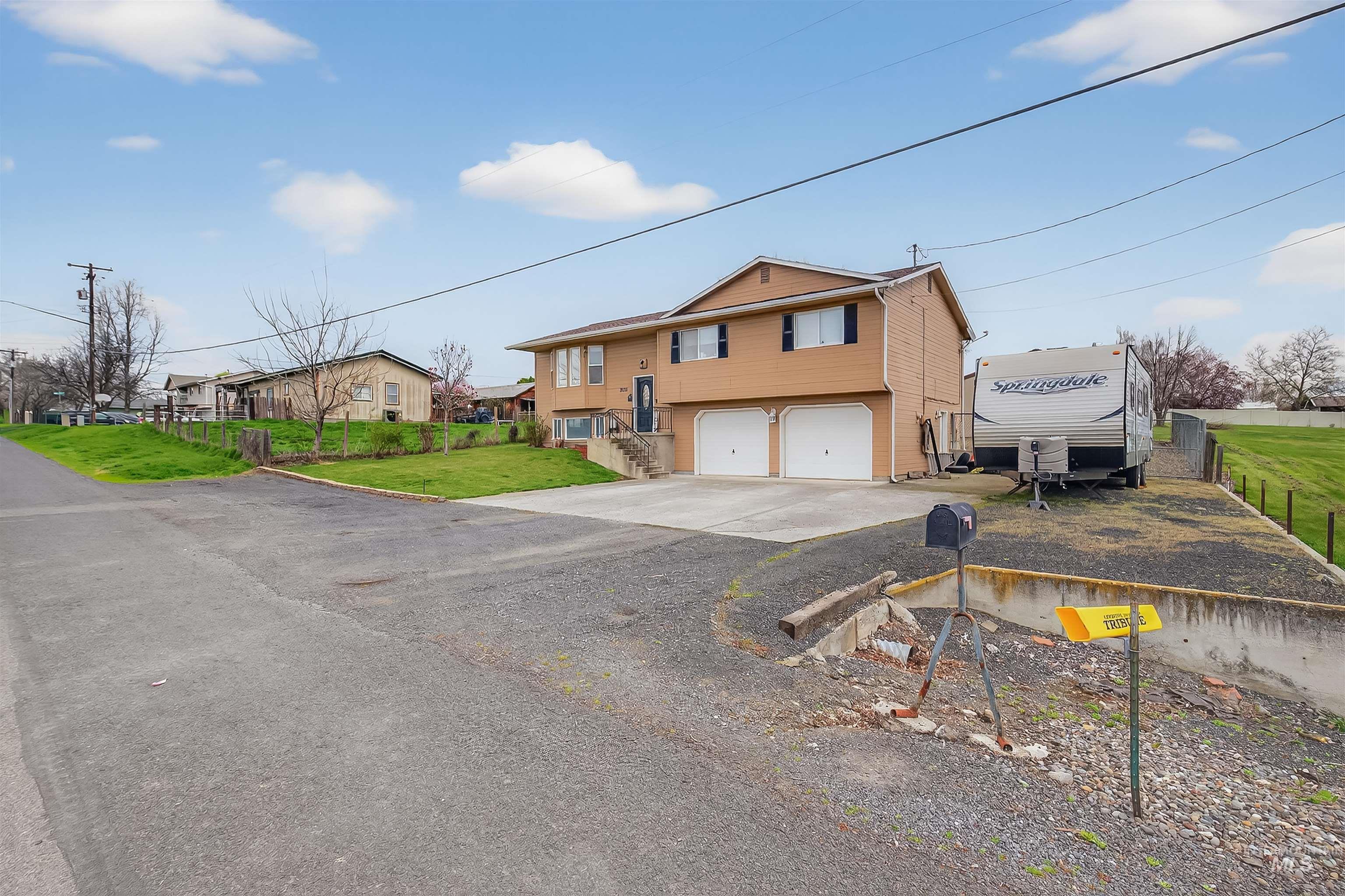 3725 11th Street, Lewiston, Idaho 83501, 4 Bedrooms, 3 Bathrooms, Residential For Sale, Price $439,000, 98979290