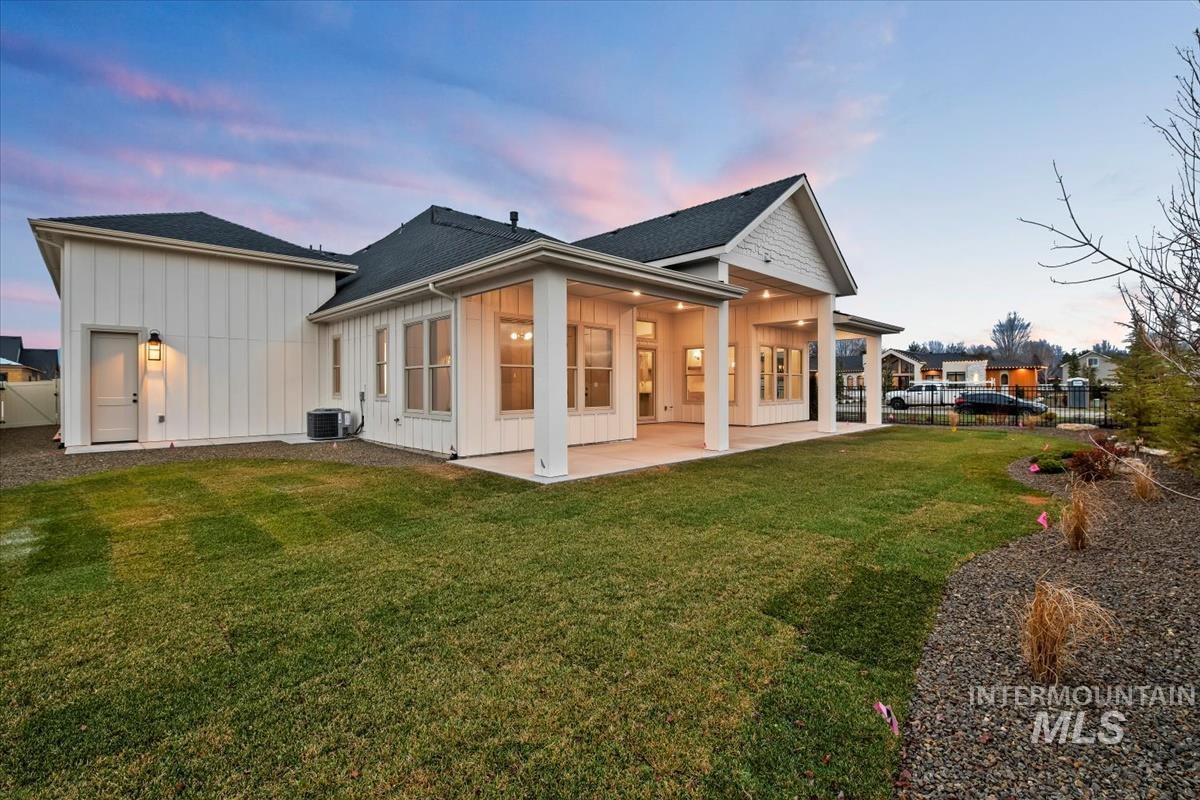 3323 W Golden Barrel St., Eagle, Idaho 83616, 4 Bedrooms, 2.5 Bathrooms, Residential For Sale, Price $1,099,000,MLS 98979299