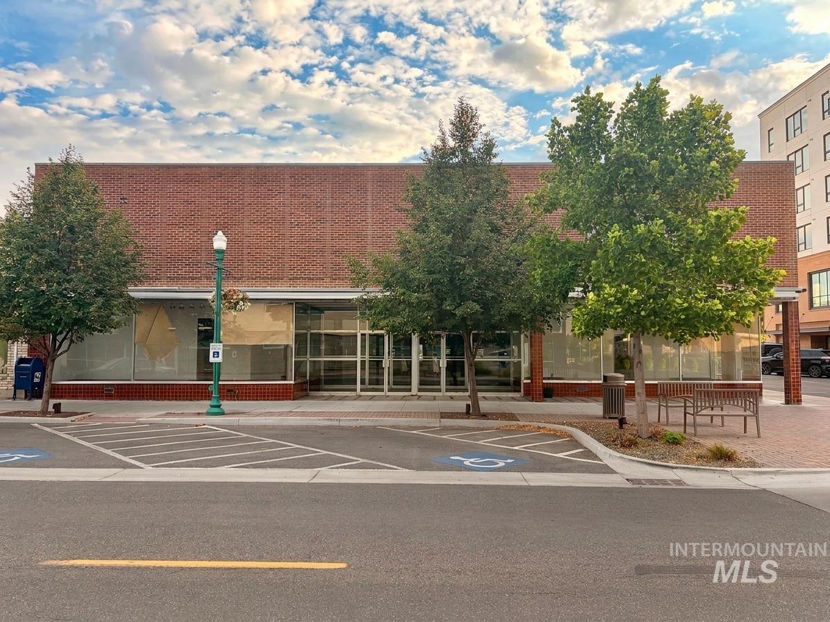 202 Main Avenue South, Twin Falls, Idaho 83301, Business/Commercial For Sale, Price $154,292, 98979301