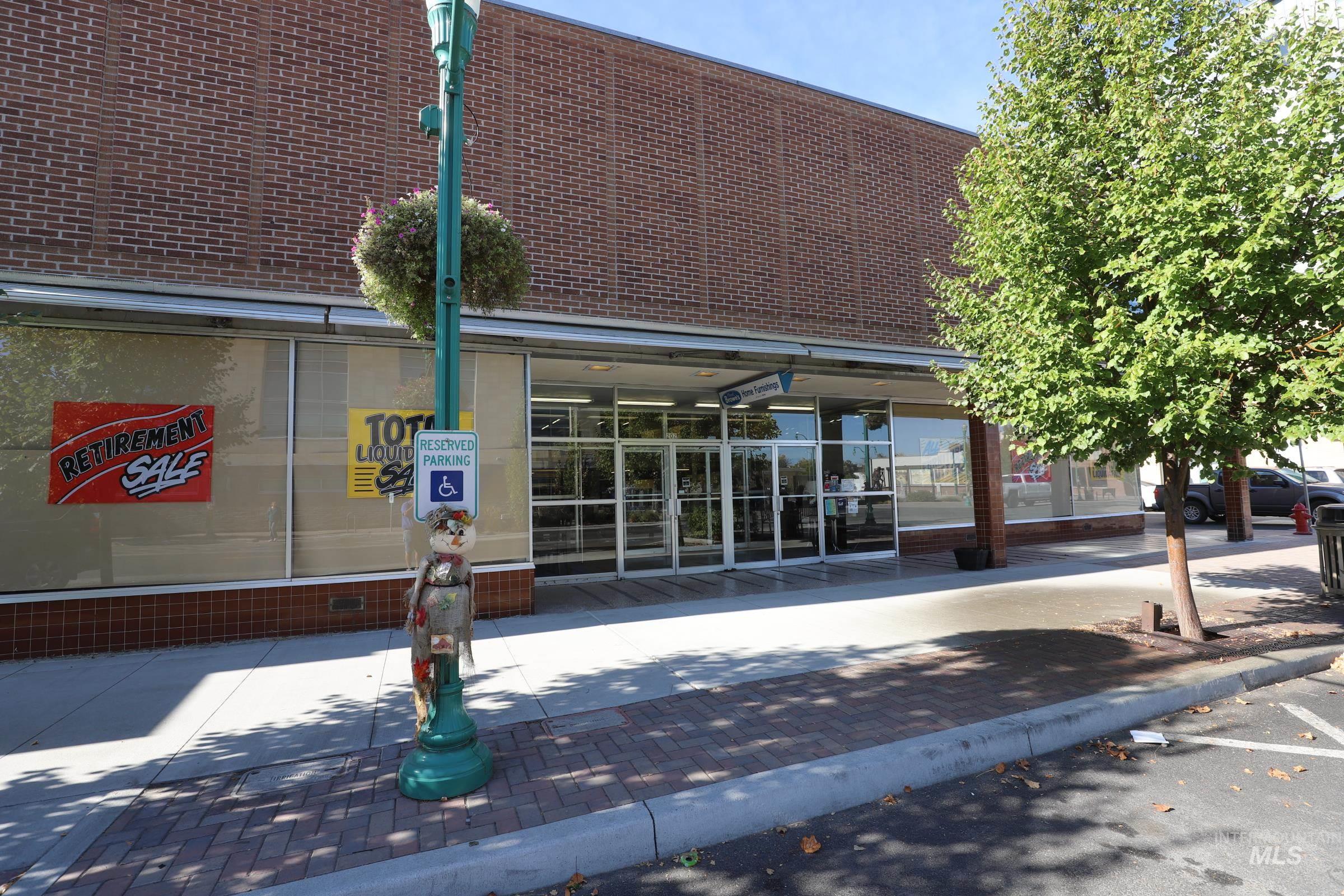 202 Main Avenue South, Twin Falls, Idaho 83301, Business/Commercial For Sale, Price $154,292,MLS 98979301