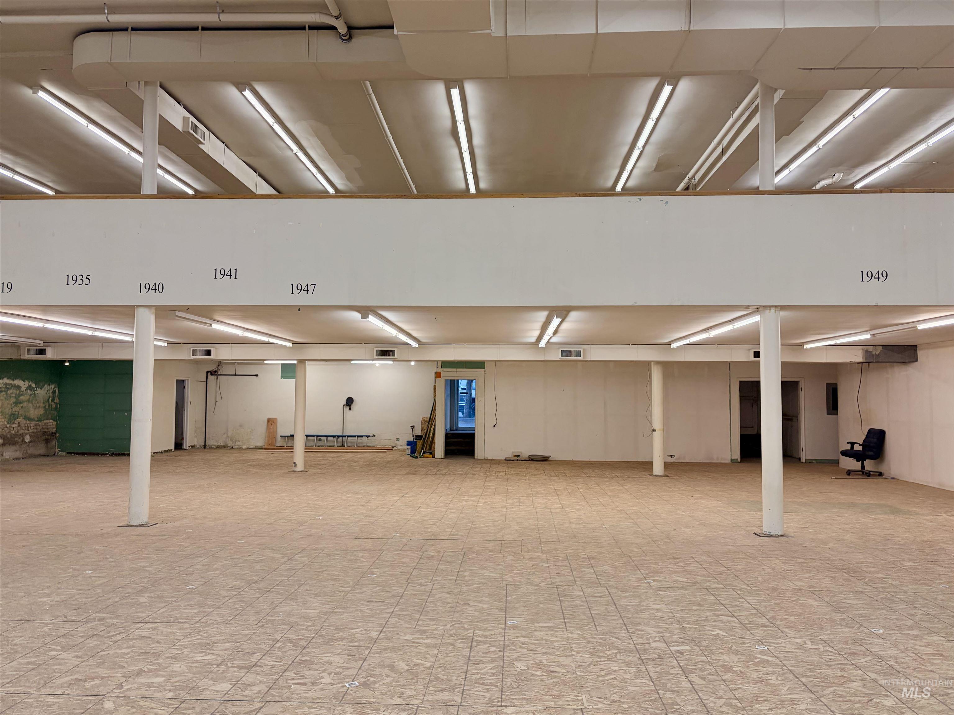 202 Main Avenue South, Twin Falls, Idaho 83301, Business/Commercial For Sale, Price $154,292, 98979301