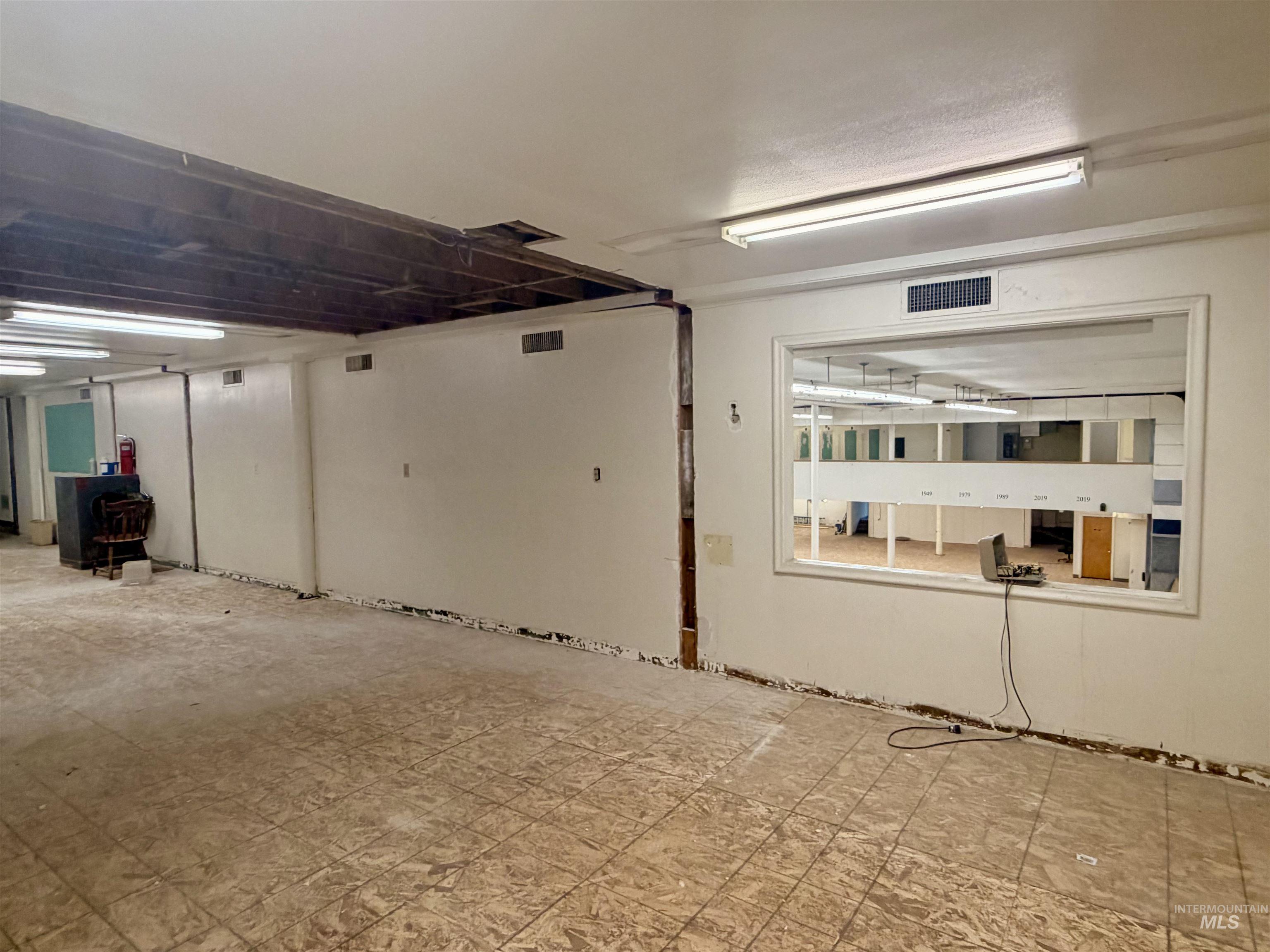 202 Main Avenue South, Twin Falls, Idaho 83301, Business/Commercial For Sale, Price $154,292, 98979301