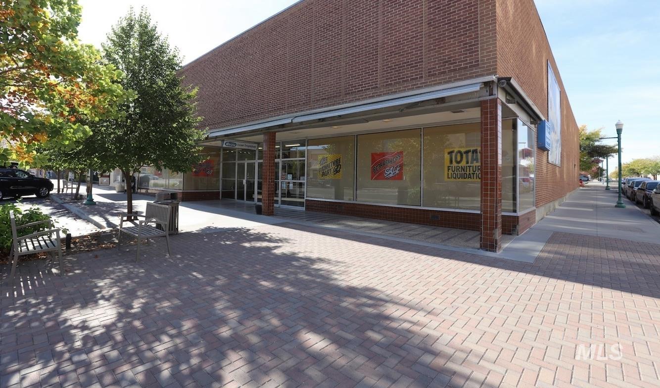 202 Main Avenue South, Twin Falls, Idaho 83301, Business/Commercial For Sale, Price $154,292,MLS 98979301