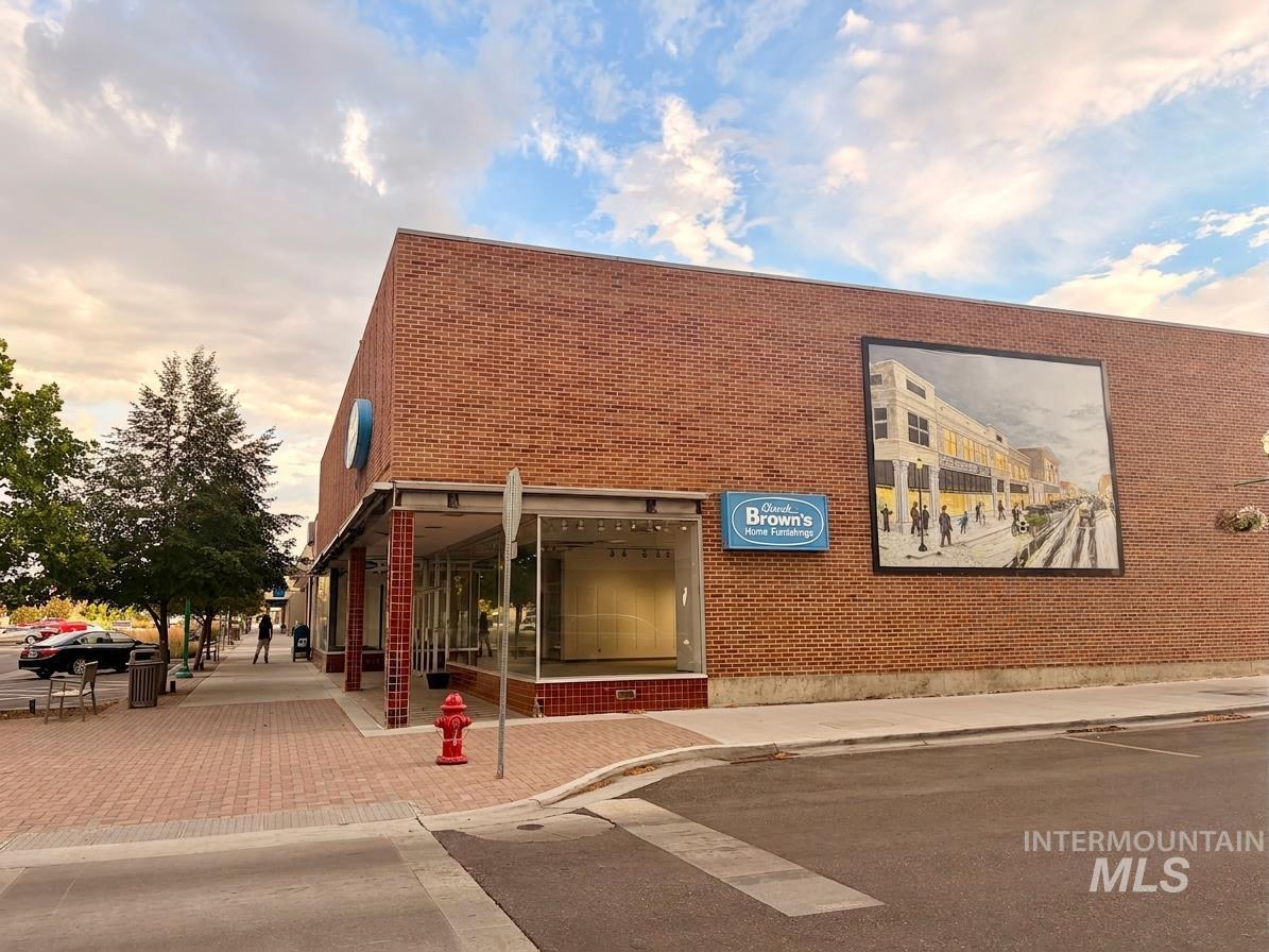 202 Main Avenue South, Twin Falls, Idaho 83301, Business/Commercial For Sale, Price $154,292, 98979301