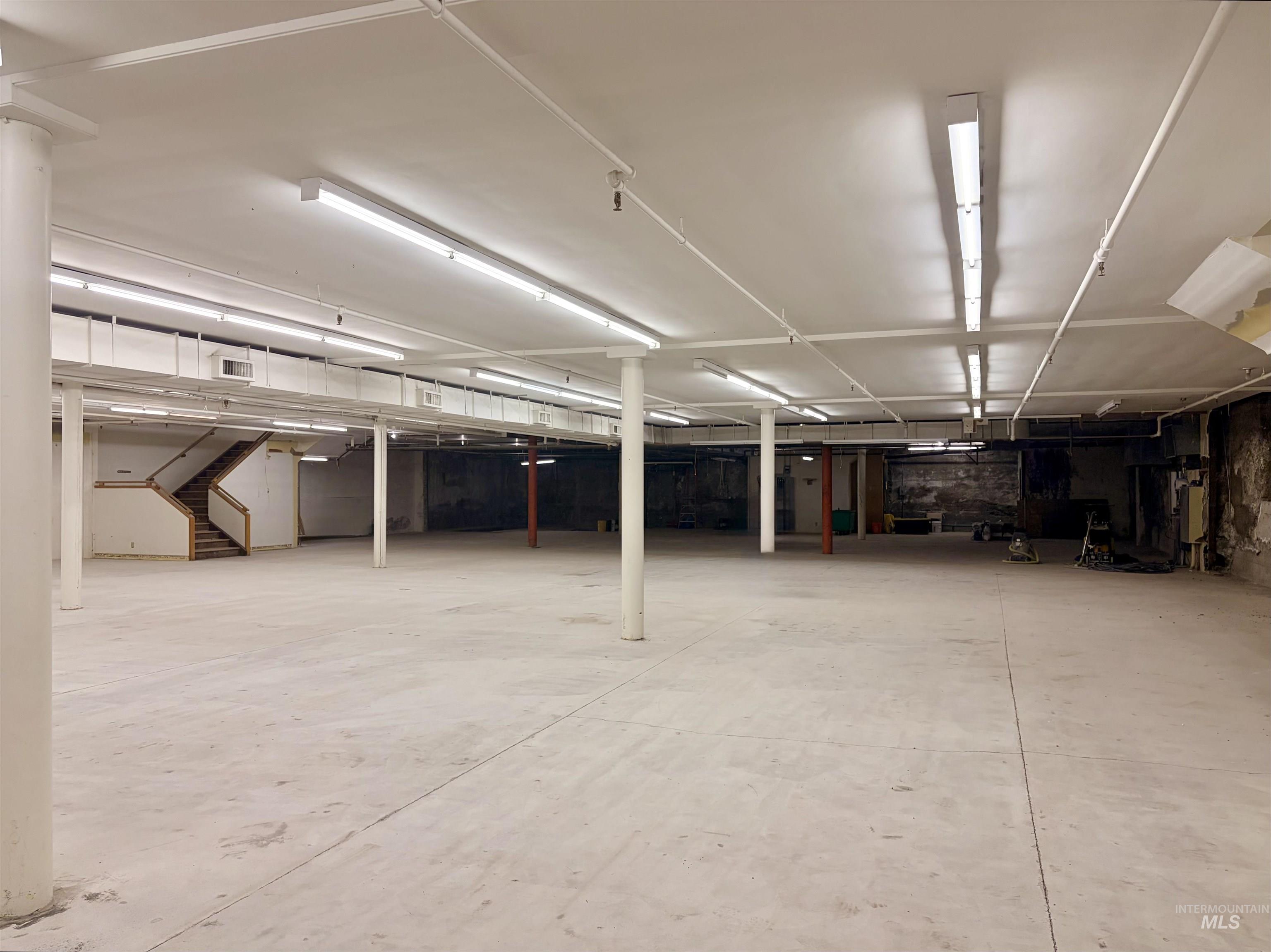 202 Main Avenue South, Twin Falls, Idaho 83301, Business/Commercial For Sale, Price $154,292, 98979301