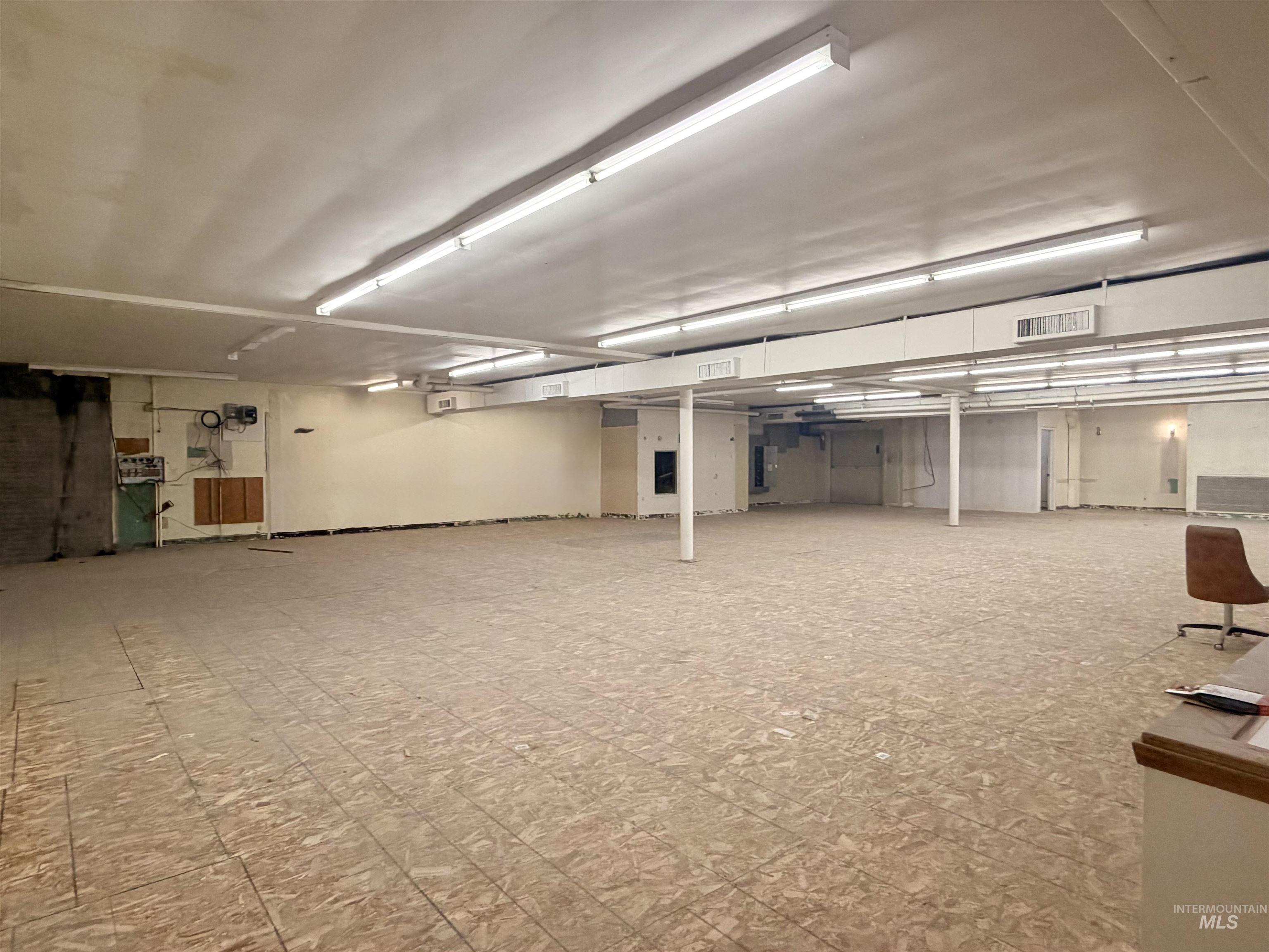 202 Main Avenue South, Twin Falls, Idaho 83301, Business/Commercial For Sale, Price $154,292, 98979301