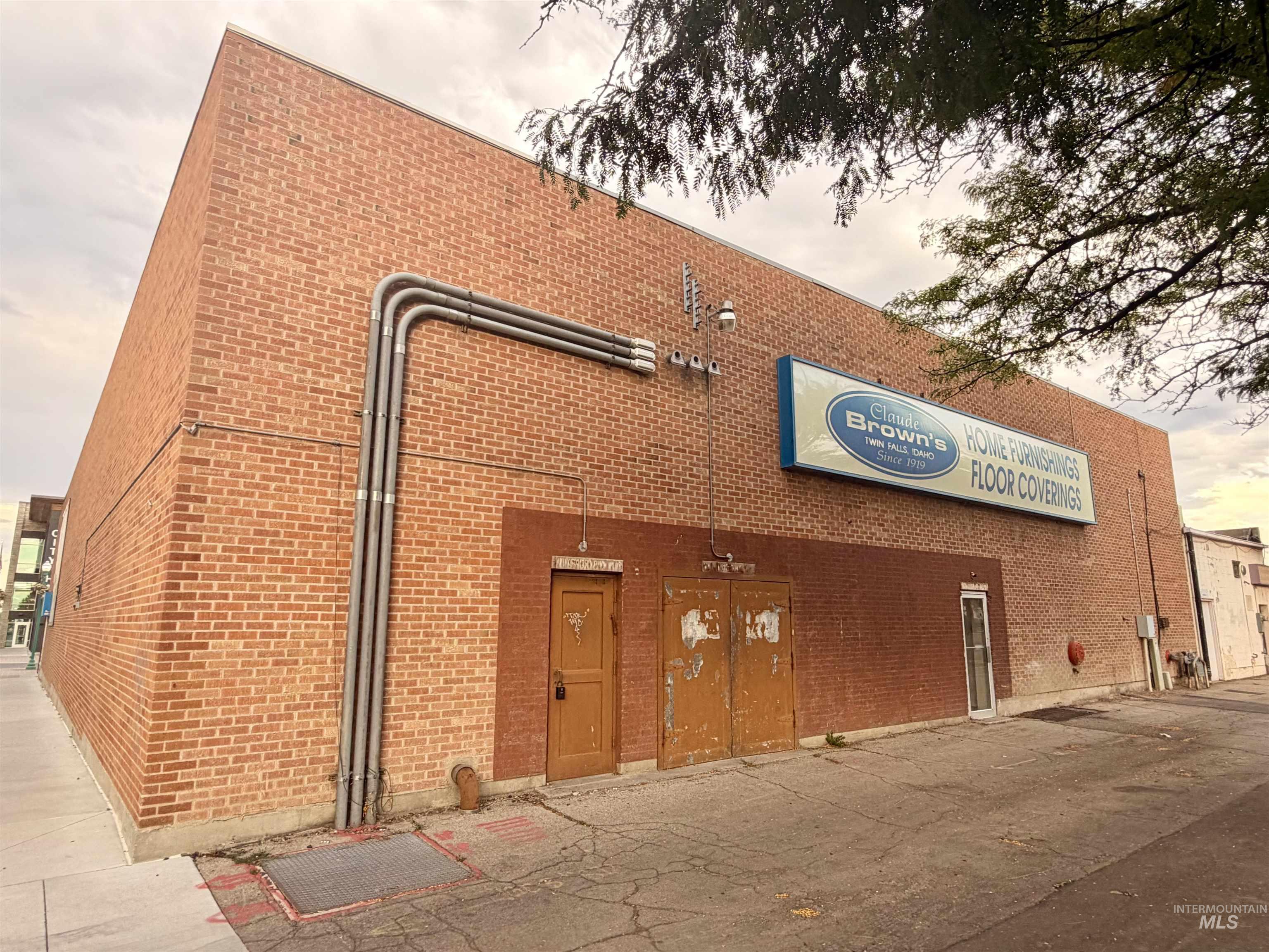 202 Main Avenue South, Twin Falls, Idaho 83301, Business/Commercial For Sale, Price $154,292, 98979301