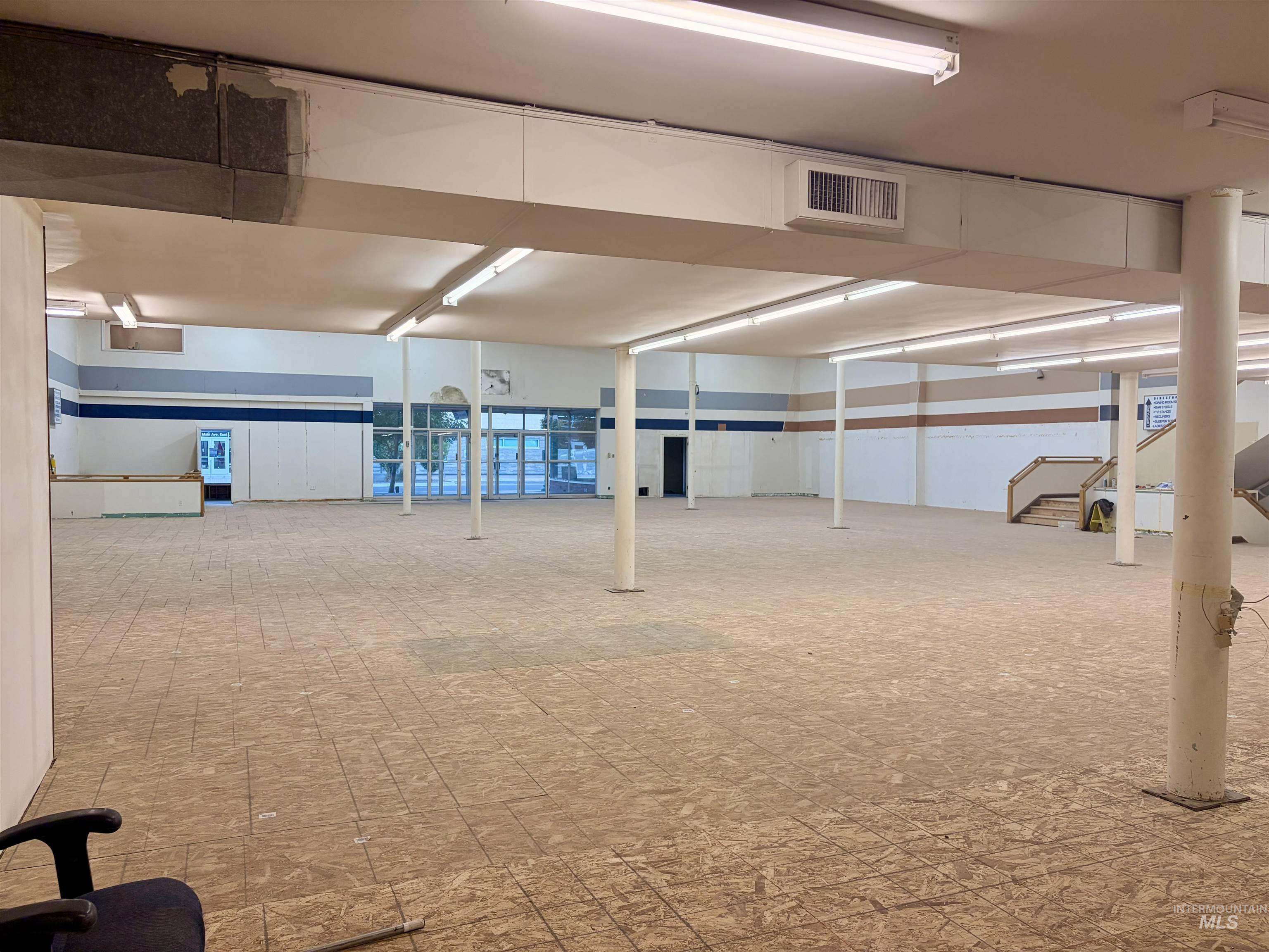 202 Main Avenue South, Twin Falls, Idaho 83301, Business/Commercial For Sale, Price $154,292, 98979301