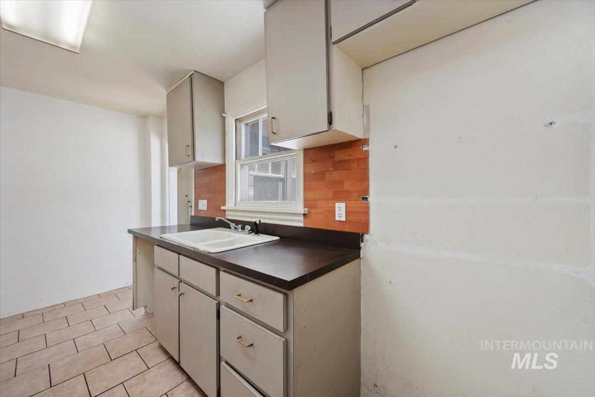 481 Borah Ave, Twin Falls, Idaho 83301, 2 Bedrooms, 1 Bathroom, Residential For Sale, Price $195,000,MLS 98979304