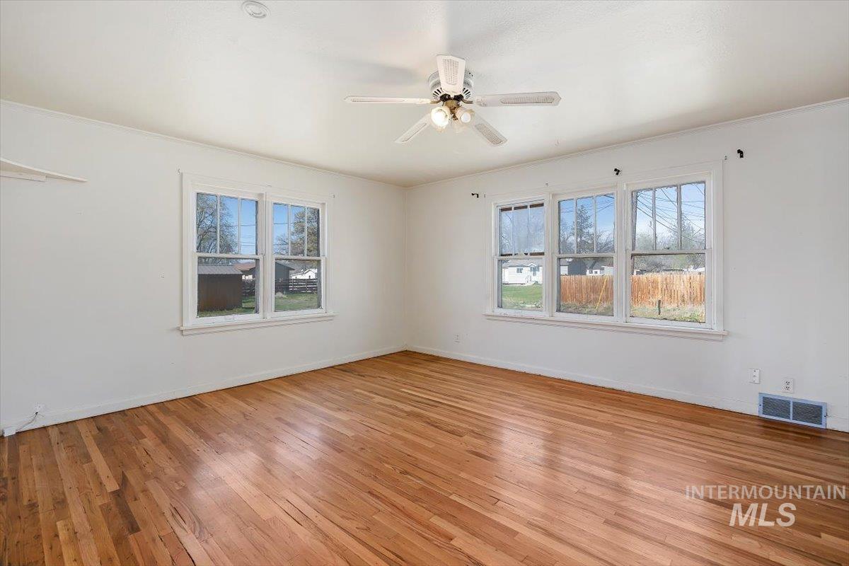 481 Borah Ave, Twin Falls, Idaho 83301, 2 Bedrooms, 1 Bathroom, Residential For Sale, Price $195,000,MLS 98979304