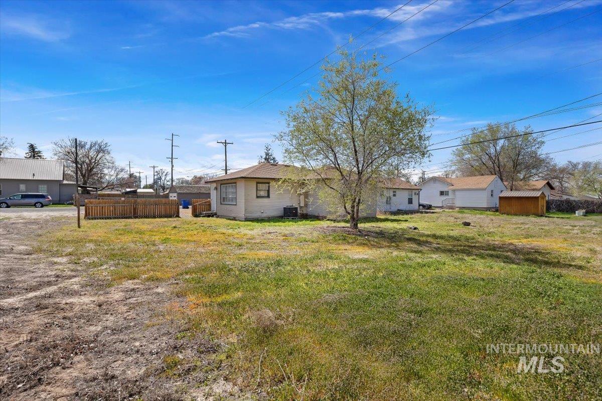 481 Borah Ave, Twin Falls, Idaho 83301, 2 Bedrooms, 1 Bathroom, Residential For Sale, Price $195,000,MLS 98979304