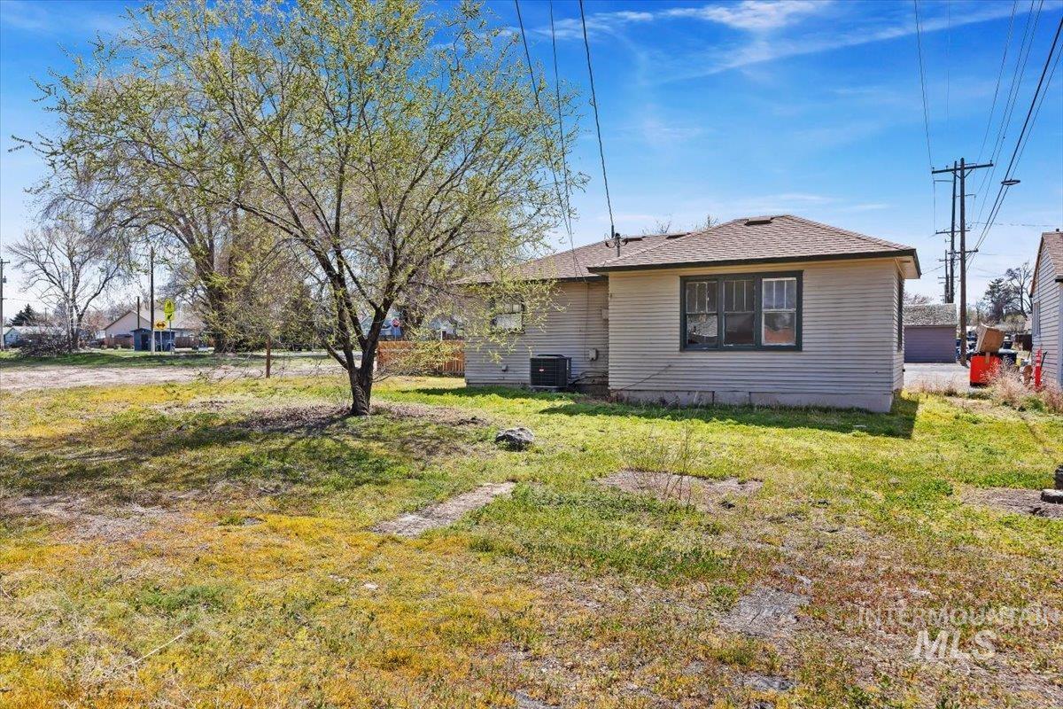 481 Borah Ave, Twin Falls, Idaho 83301, 2 Bedrooms, 1 Bathroom, Residential For Sale, Price $195,000,MLS 98979304