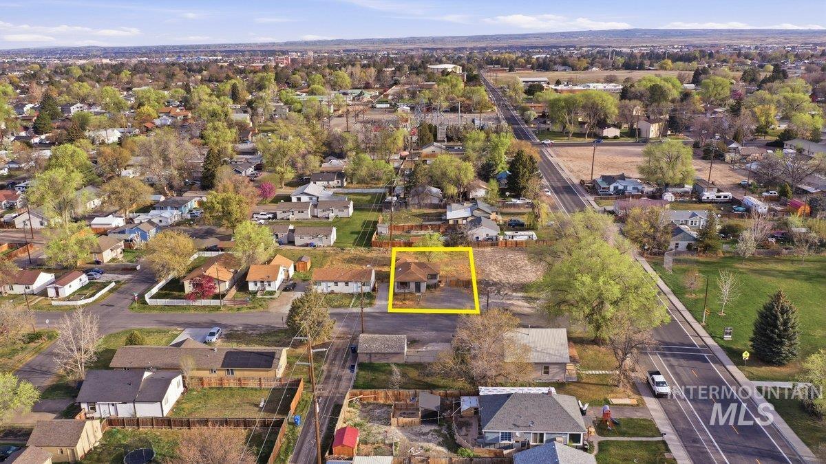 481 Borah Ave, Twin Falls, Idaho 83301, 2 Bedrooms, 1 Bathroom, Residential For Sale, Price $195,000,MLS 98979304