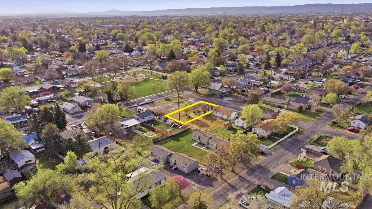 481 Borah Ave, Twin Falls, Idaho 83301, 2 Bedrooms, 1 Bathroom, Residential For Sale, Price $195,000,MLS 98979304