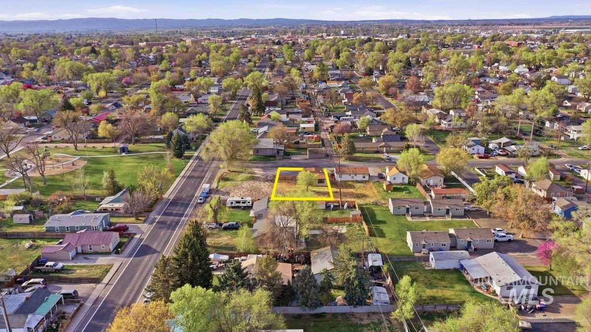 481 Borah Ave, Twin Falls, Idaho 83301, 2 Bedrooms, 1 Bathroom, Residential For Sale, Price $195,000,MLS 98979304